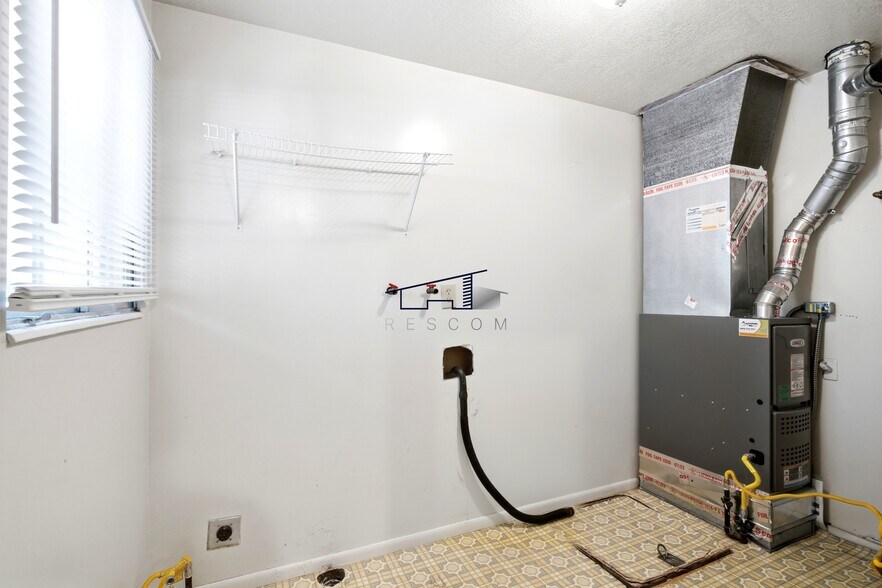 Building Photo - 159 W 4850 S
