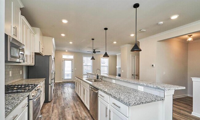 Building Photo - 45116 Kincora Dr