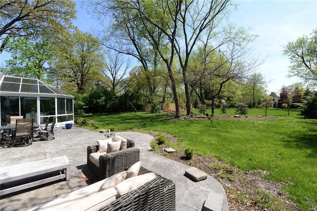 Building Photo - 1306 S Geyer Rd