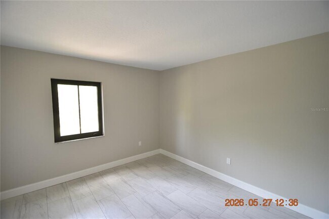 Building Photo - 877 114th Ave N