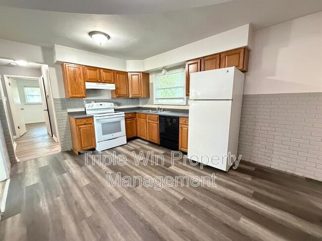 Building Photo - 6801 Knoll Ave