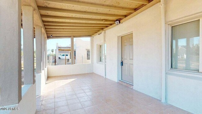 Building Photo - 2214 N 24th Pl