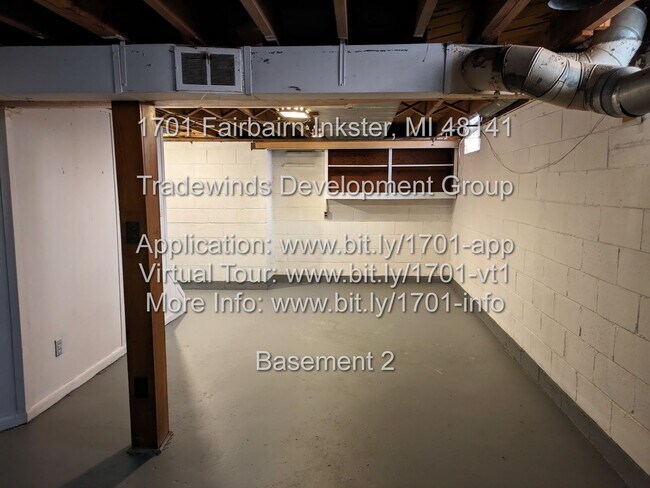 Building Photo - 1701 Fairbairn St