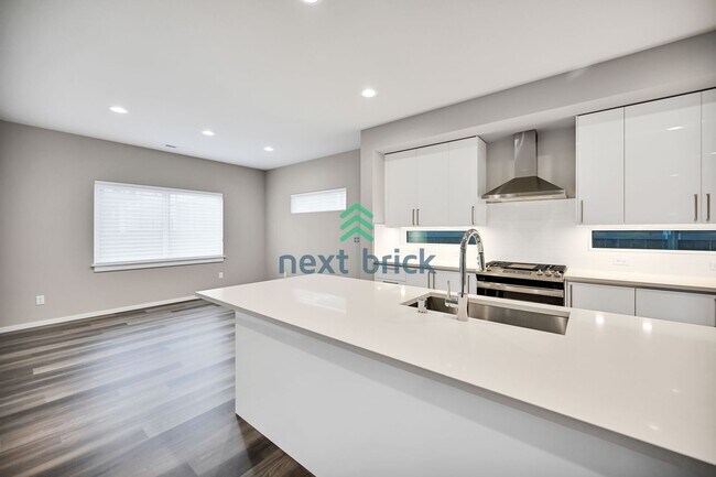 Building Photo - Stunning 4-Bed, 2.75-Bath Single-Family Home Ready for Rent!