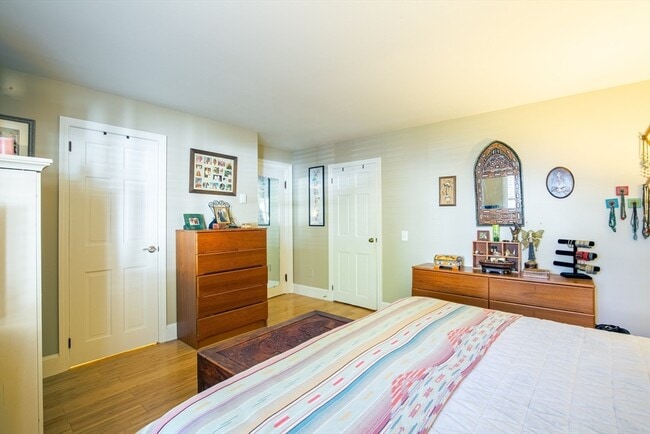 Building Photo - 1401 Great Pond Rd