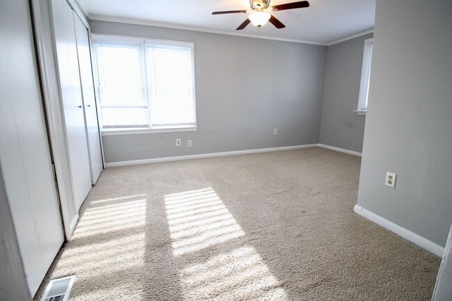 Building Photo - 4 Bed 2 Bath Farmington Hills home for lease