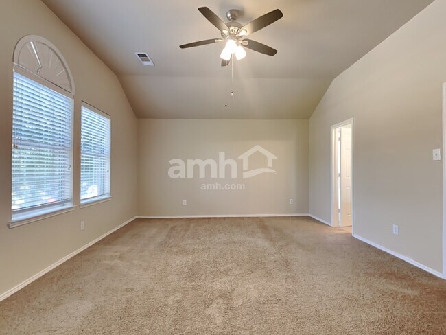 Building Photo - 2120 Malone Dr