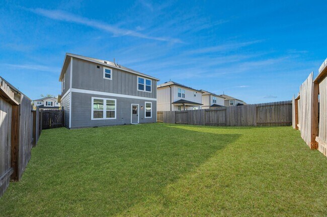 Building Photo - 25927 Chicory Dr