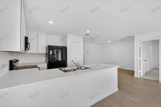 Building Photo - 639 Montclair Ave