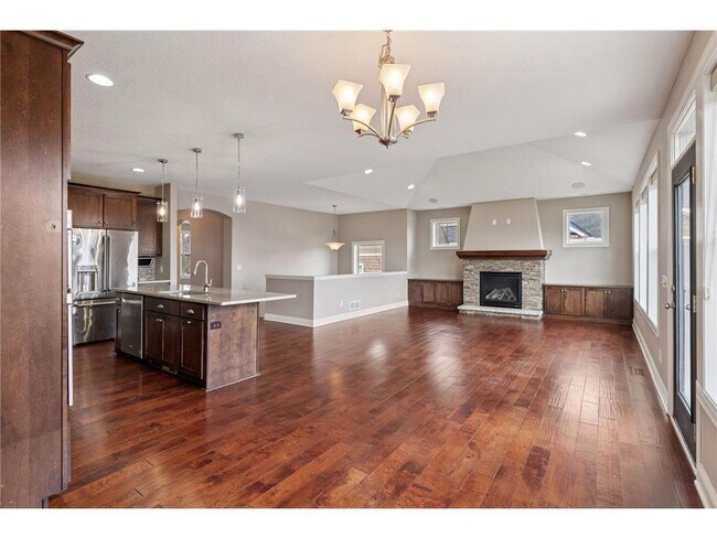 Building Photo - 16588 E Lake Dr