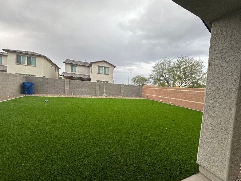 Building Photo - 1111 Alamar Blvd