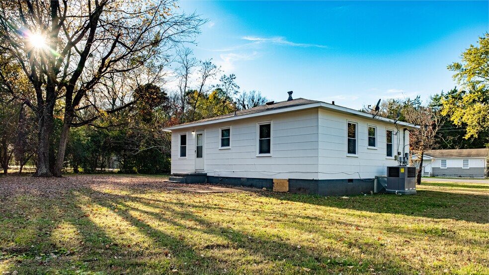 Building Photo - 4210 Irondale Dr NW