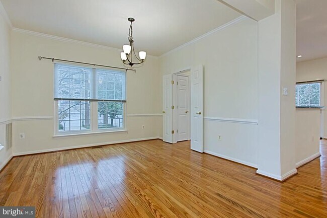 Building Photo - 20748 Hollow Falls Terrace