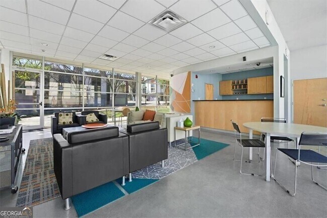 Building Photo - 1250 Breuer Mews NW