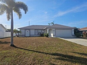 Building Photo - 3514 SE Santa Barbara Pl