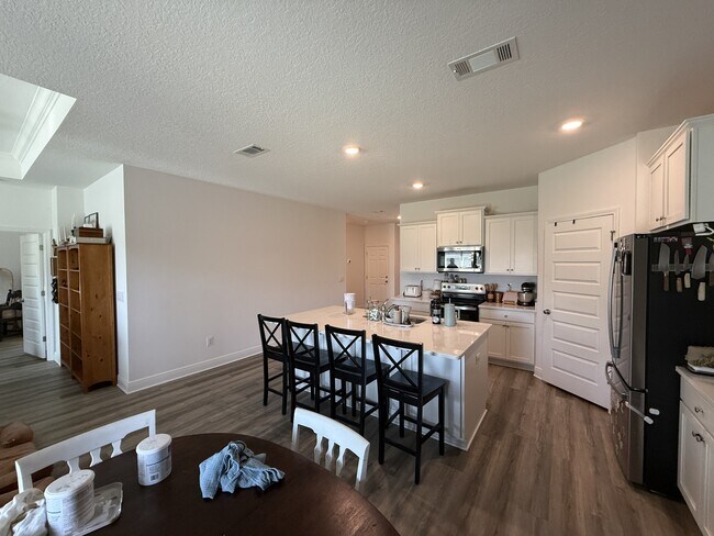 Building Photo - 319 Gray Owl Dr