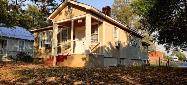 Building Photo - 2948 Pierpont Ave