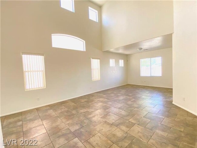 Building Photo - Available March 1, 2025. Gorgeous SW Las V...