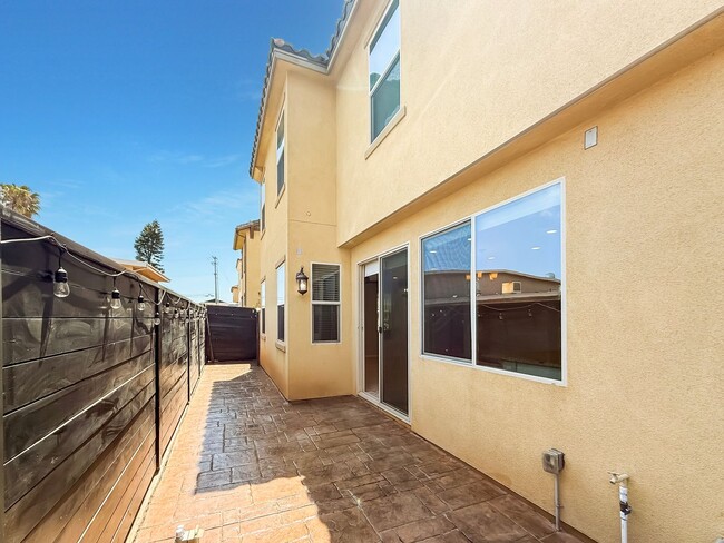 Building Photo - Spacious 4BR/3BA Home in Ocean View Hills