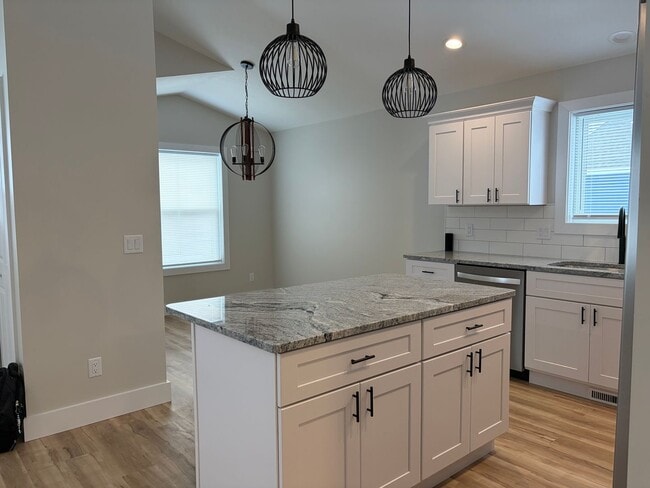 Building Photo - NEWLY BUILT CHARMING 3 BEDROOM HOME NEAR TOWN