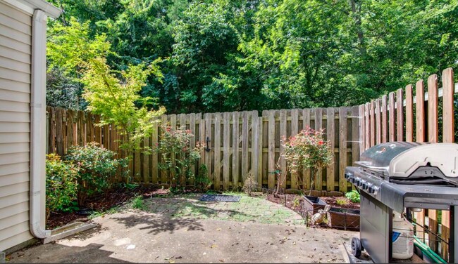 Building Photo - Coming Soon! Great Franklin Condo in Hardison Hills!