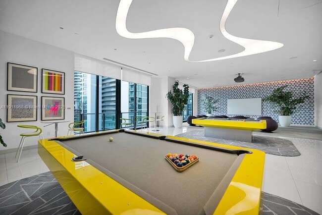 Building Photo - 501 NE 31st St