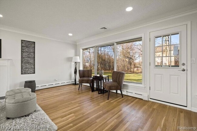Building Photo - 95 Hillsdale Rd