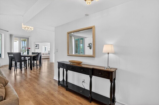 Building Photo - 120 SE 5th Ave