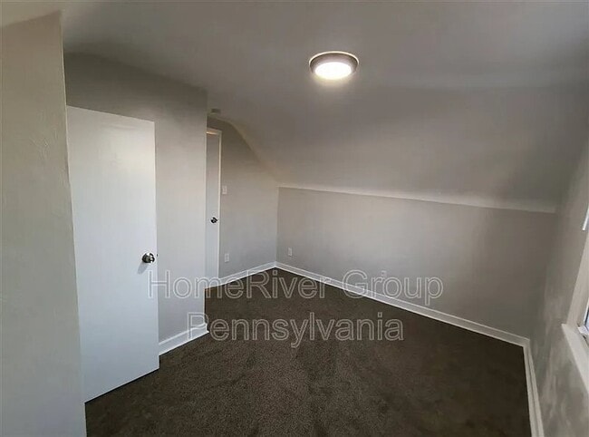 Building Photo - 881 Miller Ave