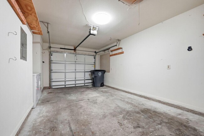 Building Photo - 5 Kelly Way