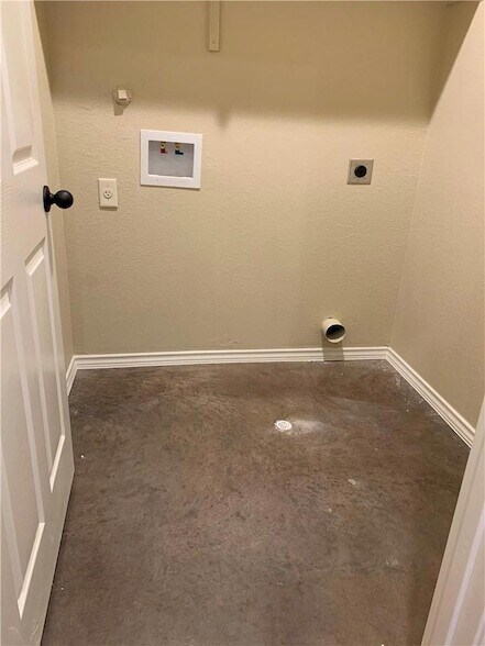 Building Photo - 379 Joanne Lp