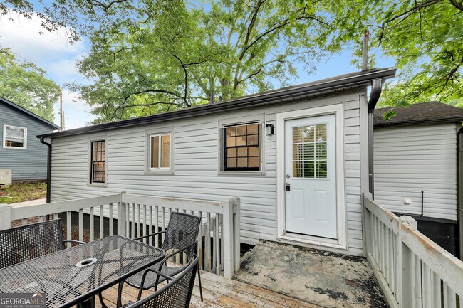 Building Photo - 192 Woods Dr NE