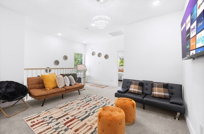 Building Photo - 8126 Panay Dr