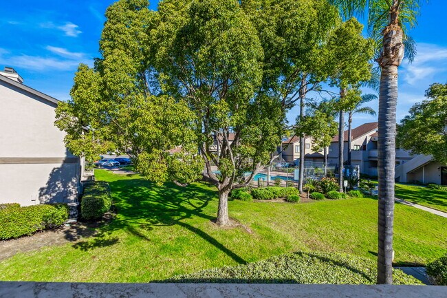 Building Photo - 3650 Avocado Village Ct