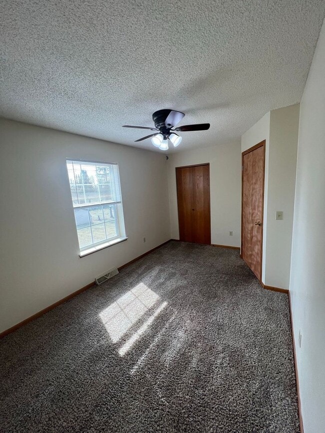 Building Photo - 2410-2412 Monique Ln