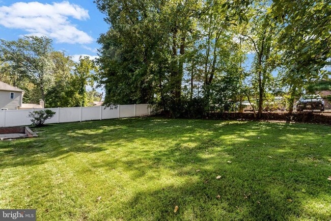 Building Photo - 7555 Park Ln