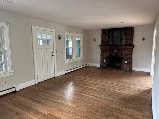 Building Photo - 2119 Maple Ave