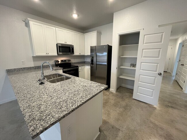 Building Photo - 912 Wax Myrtle Ct