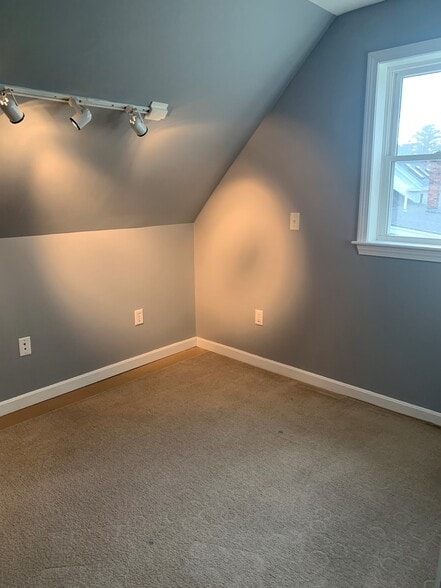 Building Photo - 19 Summerfield Ln
