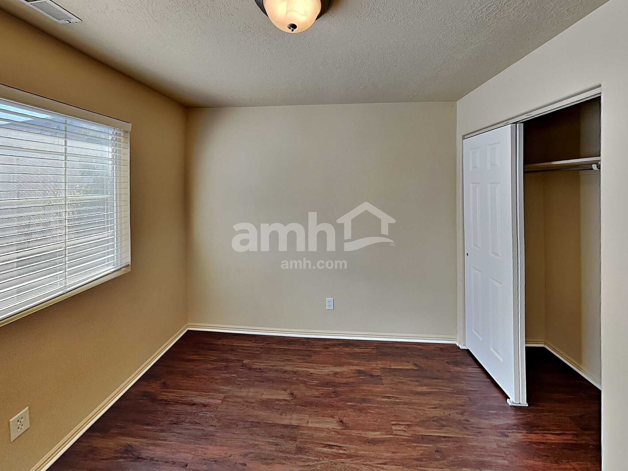 Building Photo - 645 Cattail Dr