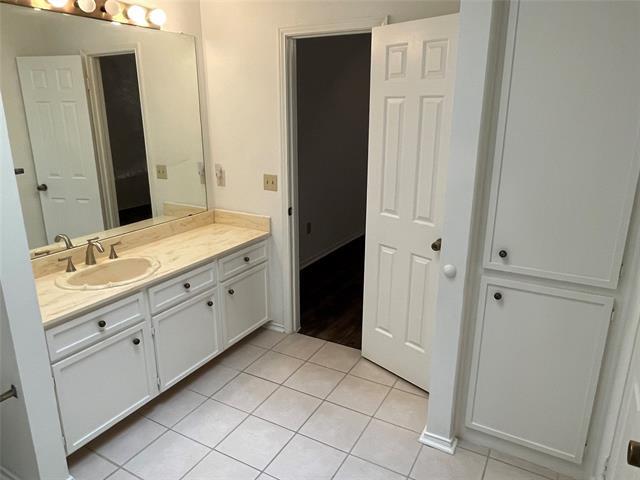 Building Photo - 16411 Lauder Ln