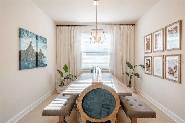 Building Photo - 10405 Waterstone Dr