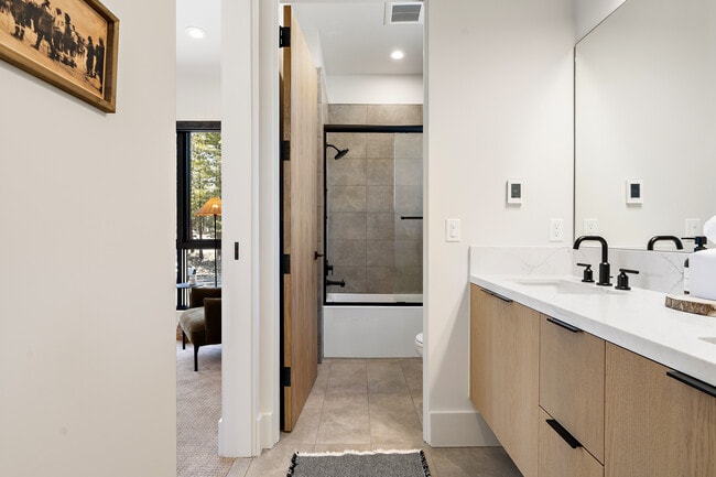 Building Photo - 10131 Jake's Wy