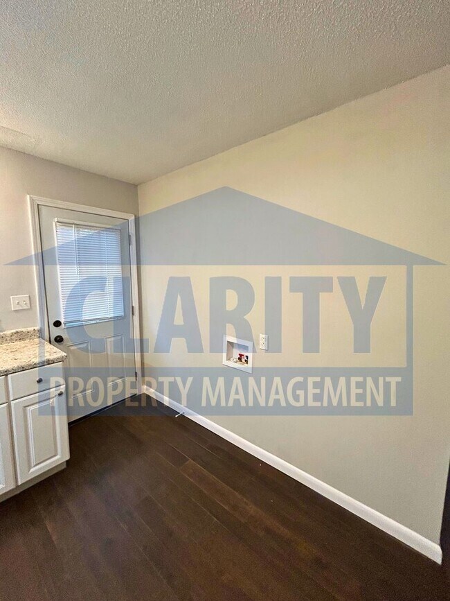 Building Photo - 4331 Lazard St