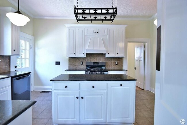 Building Photo - 1639 17th Ave