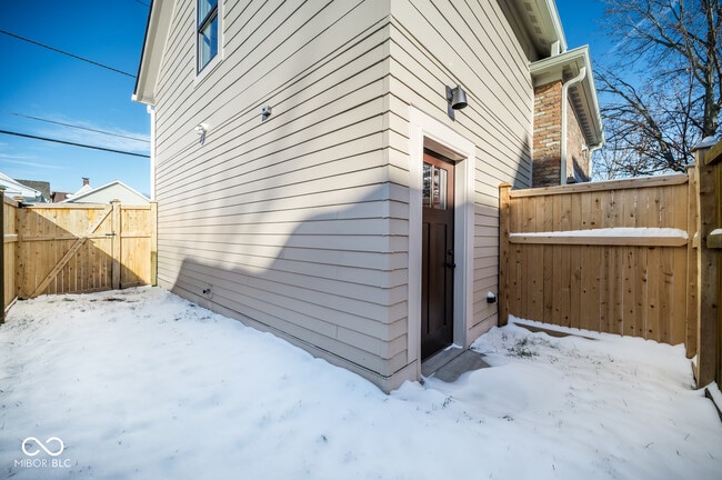 Building Photo - 1330 Fletcher Ave