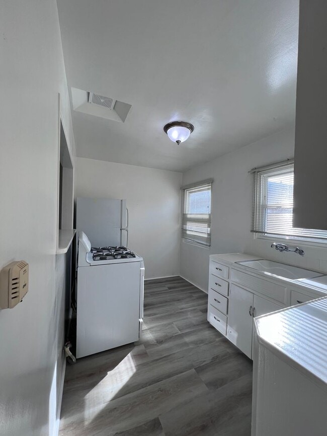 Building Photo - 2162 Felspar St