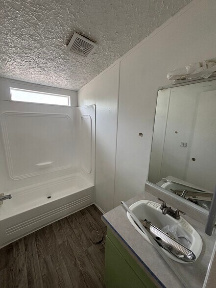Building Photo - 4098 E White Water Dr