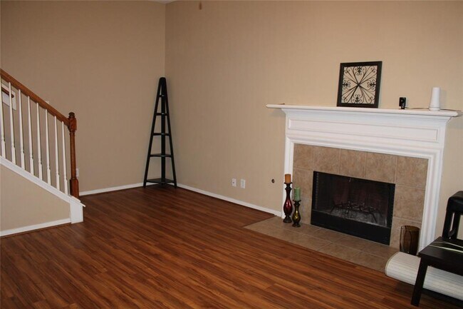 Building Photo - 6022 Spanish Oak Dr