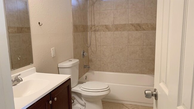 Building Photo - 6811 Winding Trace Dr